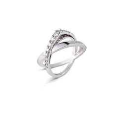 Intertwined ring in 18 kt white gold set with diamonds